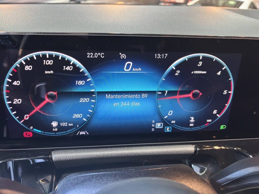 MERCEDES GLA