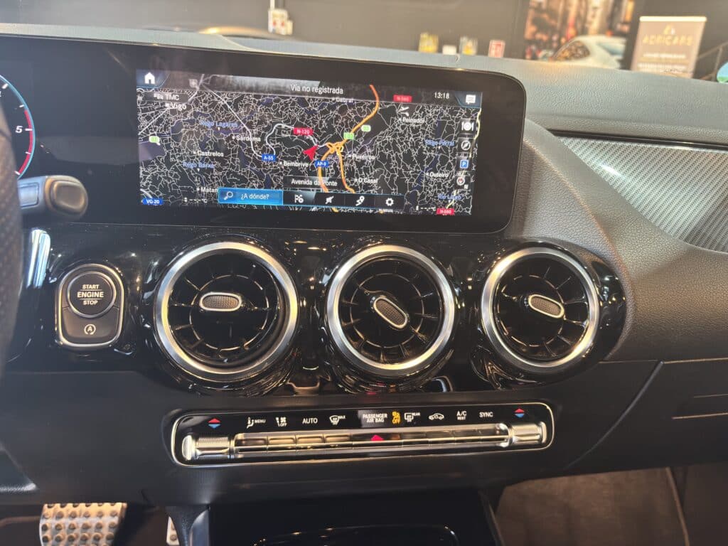 MERCEDES GLA