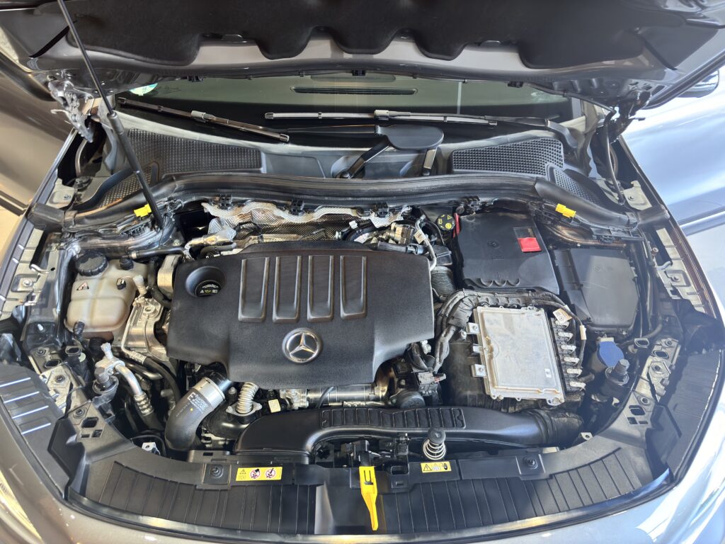 MERCEDES GLA